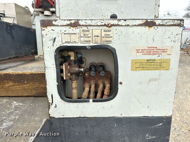 image for item EK0357 2014 Dodge Ram 5500HD bucket truck