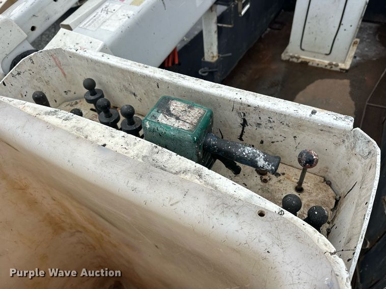 image for item EK0357 2014 Dodge Ram 5500HD bucket truck