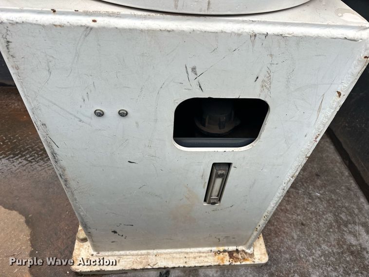 image for item EK0357 2014 Dodge Ram 5500HD bucket truck