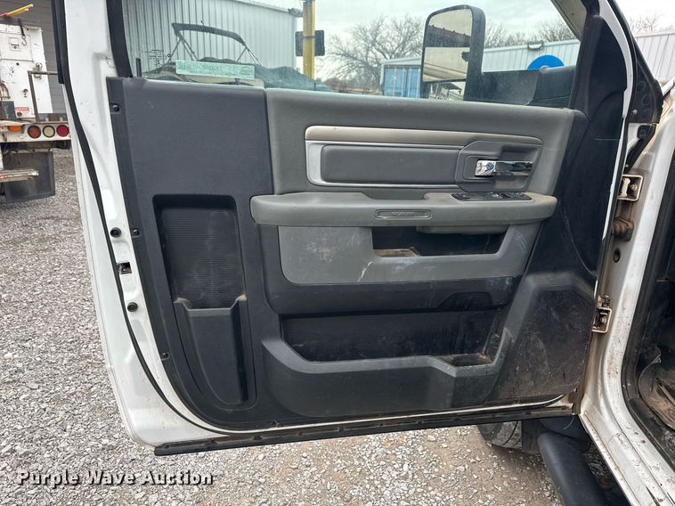 image for item EK0357 2014 Dodge Ram 5500HD bucket truck