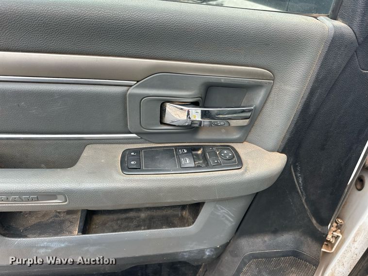 image for item EK0357 2014 Dodge Ram 5500HD bucket truck