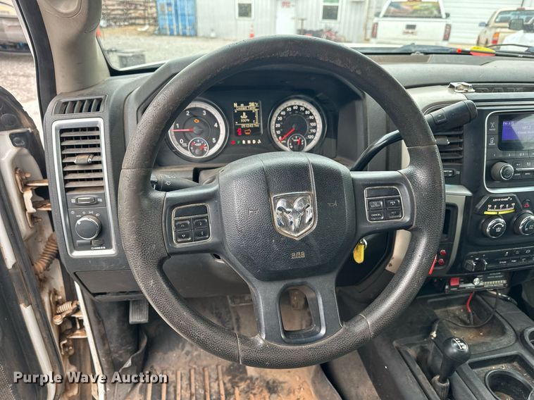 image for item EK0357 2014 Dodge Ram 5500HD bucket truck