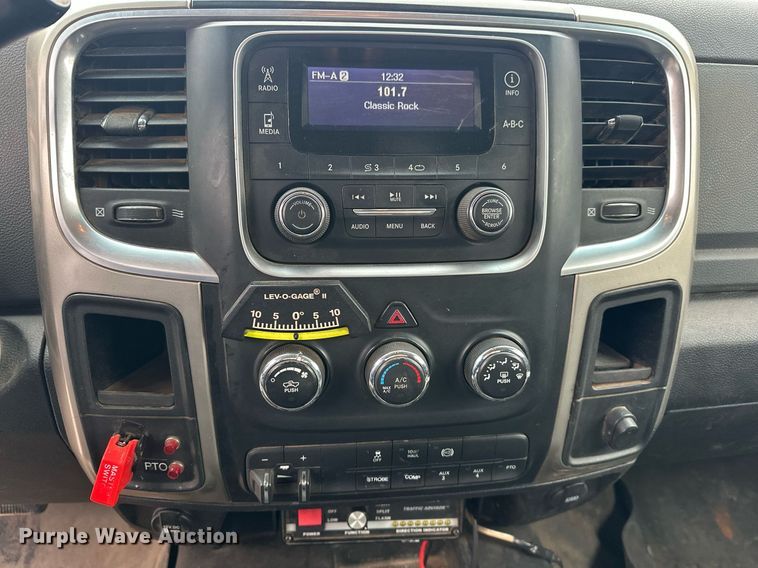 image for item EK0357 2014 Dodge Ram 5500HD bucket truck