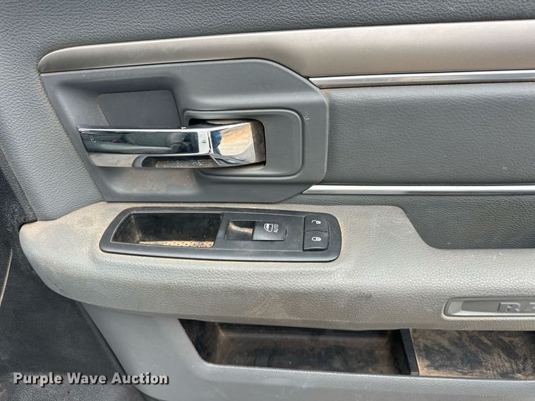 image for item EK0357 2014 Dodge Ram 5500HD bucket truck