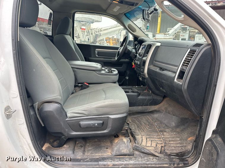 image for item EK0357 2014 Dodge Ram 5500HD bucket truck