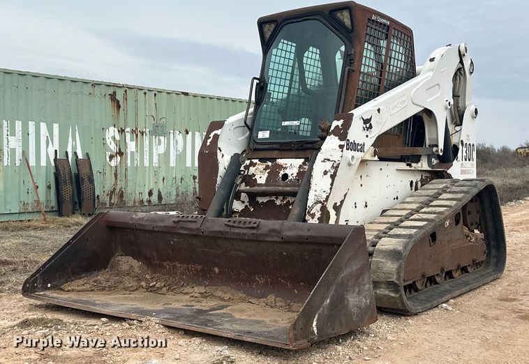 image for item EK0365 2003 Bobcat T300 tracked skid steer loader