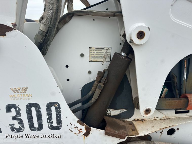 image for item EK0365 2003 Bobcat T300 tracked skid steer loader