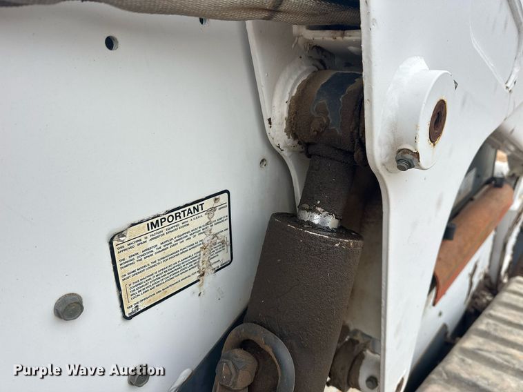 image for item EK0365 2003 Bobcat T300 tracked skid steer loader