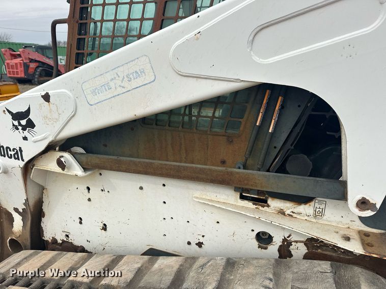 image for item EK0365 2003 Bobcat T300 tracked skid steer loader