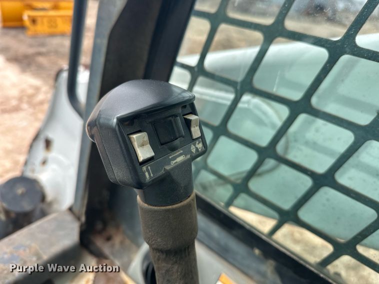 image for item EK0365 2003 Bobcat T300 tracked skid steer loader