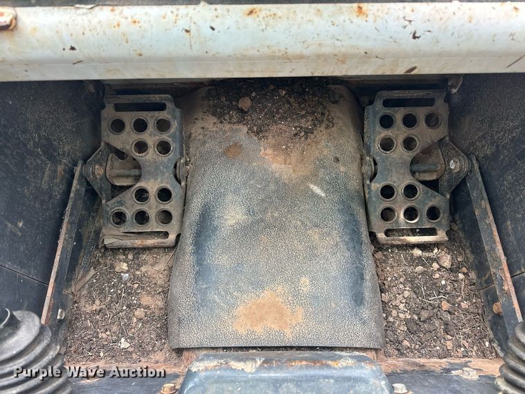 image for item EK0365 2003 Bobcat T300 tracked skid steer loader