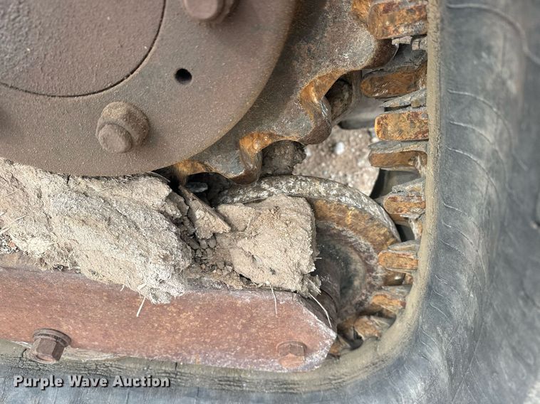 image for item EK0365 2003 Bobcat T300 tracked skid steer loader