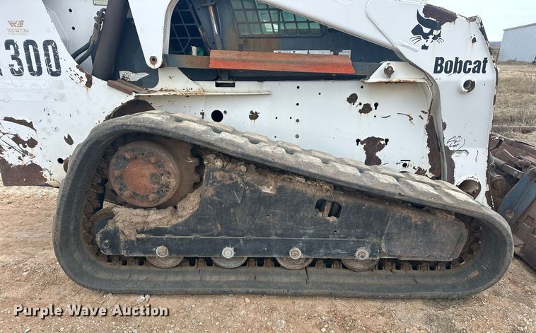 image for item EK0365 2003 Bobcat T300 tracked skid steer loader