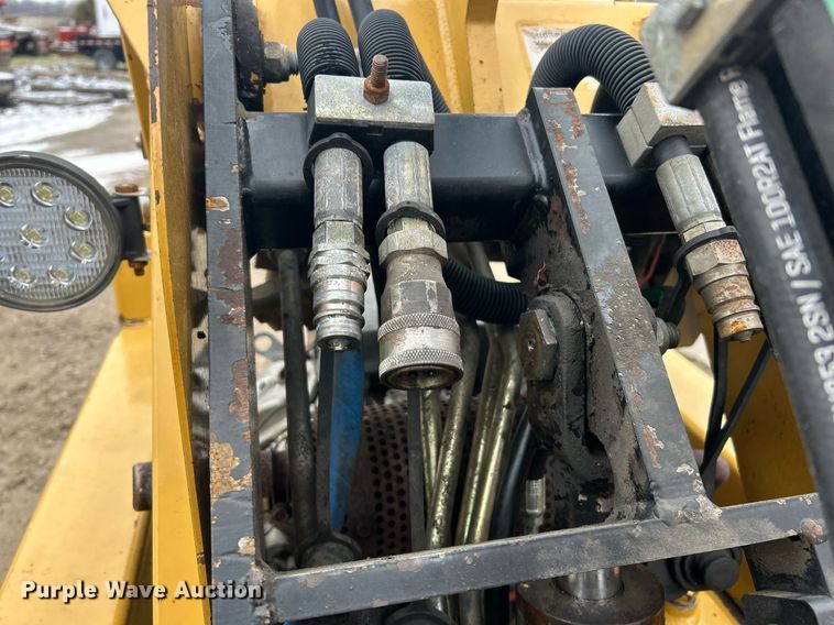 image for item EK2630 1996 Gravely Skidster 200 compact utility loader