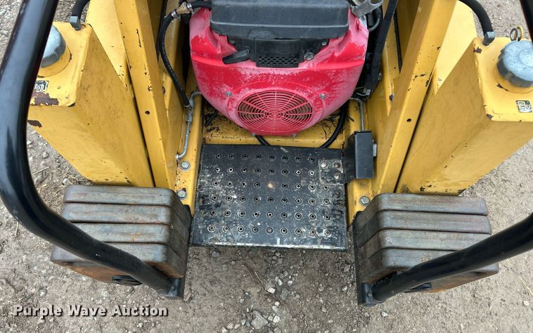 image for item EK2630 1996 Gravely Skidster 200 compact utility loader