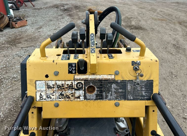 image for item EK2630 1996 Gravely Skidster 200 compact utility loader