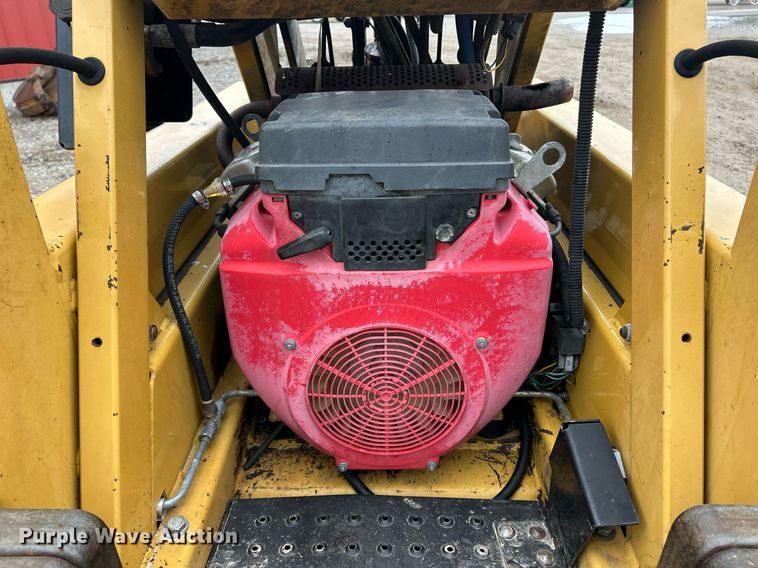 image for item EK2630 1996 Gravely Skidster 200 compact utility loader