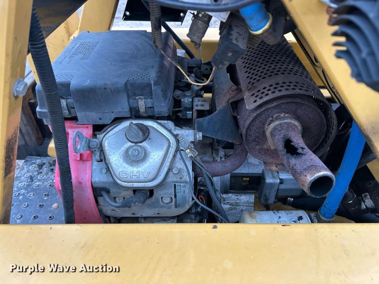 image for item EK2630 1996 Gravely Skidster 200 compact utility loader