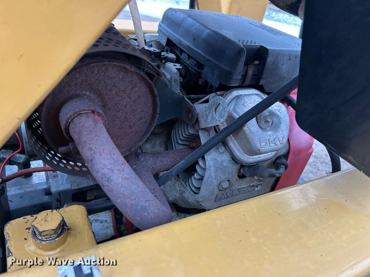 image for item EK2630 1996 Gravely Skidster 200 compact utility loader