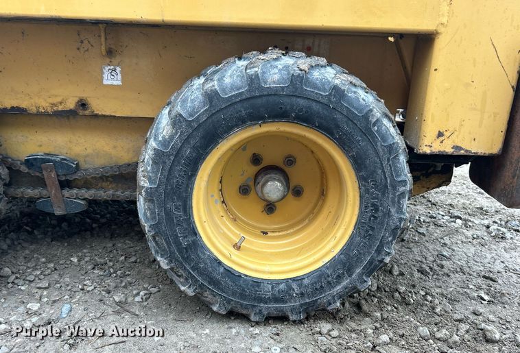 image for item EK2630 1996 Gravely Skidster 200 compact utility loader