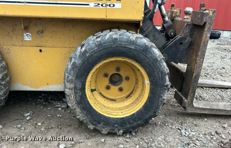 image for item EK2630 1996 Gravely Skidster 200 compact utility loader