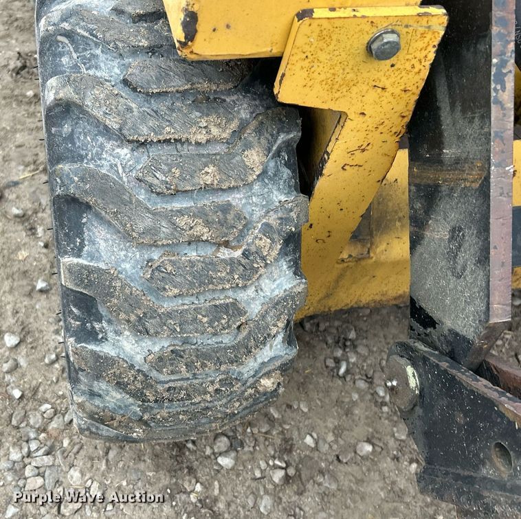 image for item EK2630 1996 Gravely Skidster 200 compact utility loader