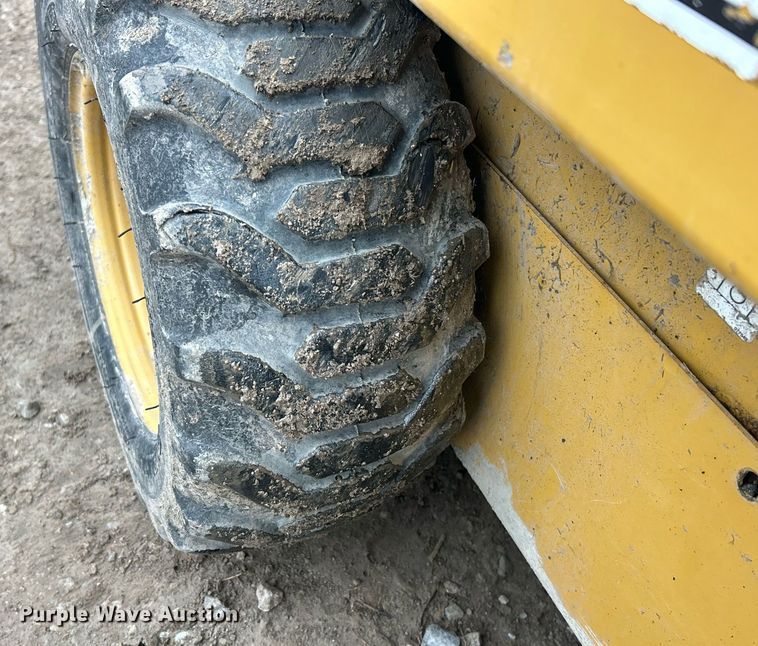 image for item EK2630 1996 Gravely Skidster 200 compact utility loader