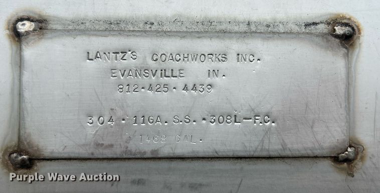 image for item EK2633 1992 Ford F700 fuel truck