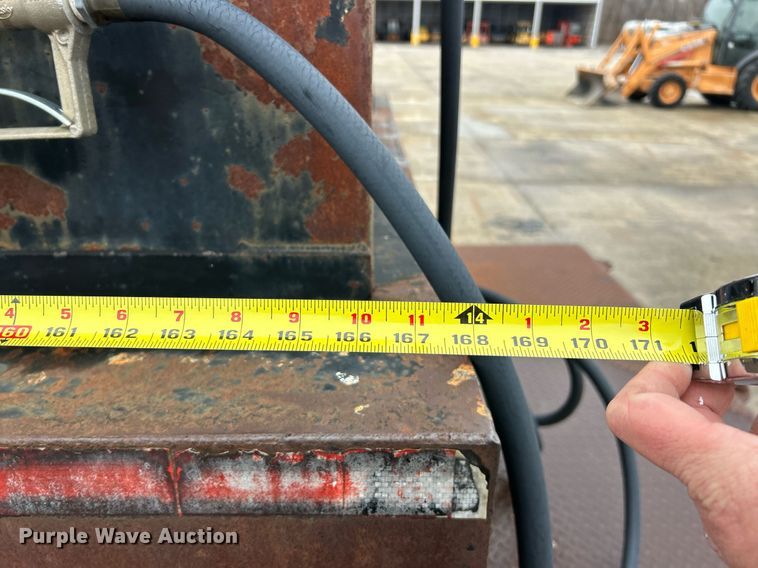 image for item EK2633 1992 Ford F700 fuel truck