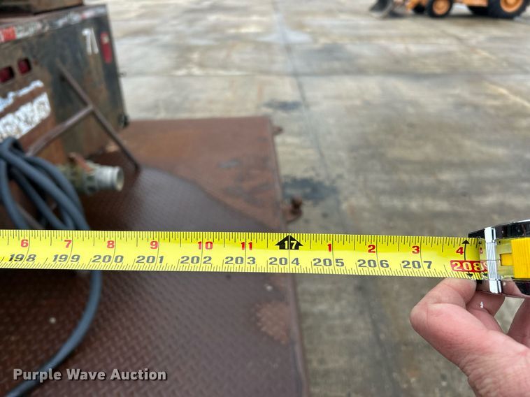 image for item EK2633 1992 Ford F700 fuel truck