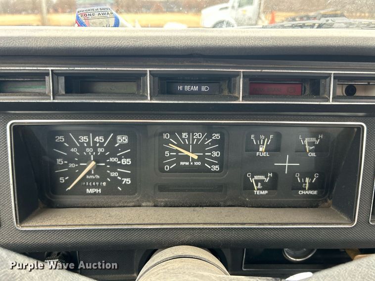 image for item EK2633 1992 Ford F700 fuel truck