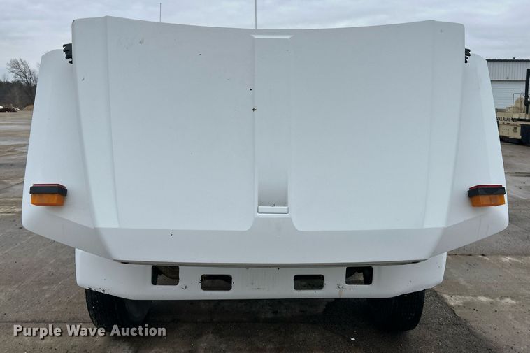 image for item EK2633 1992 Ford F700 fuel truck