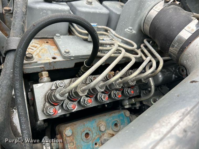 image for item EK2633 1992 Ford F700 fuel truck