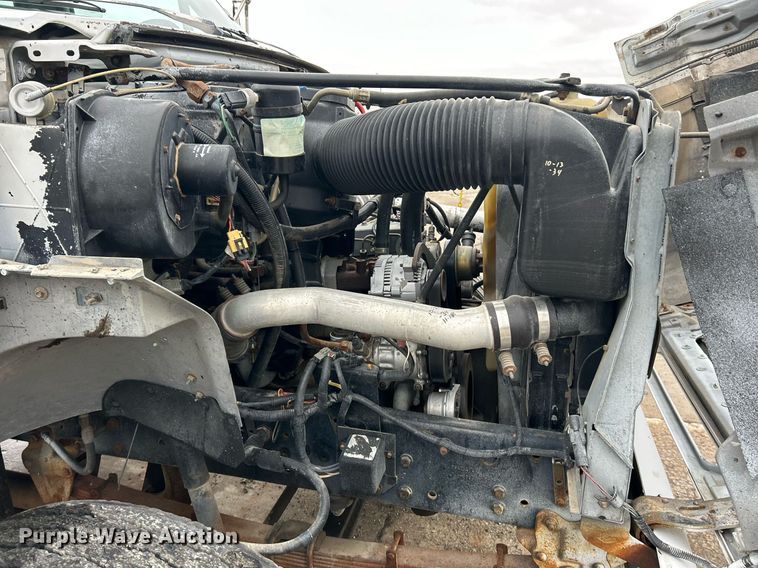 image for item EK2633 1992 Ford F700 fuel truck