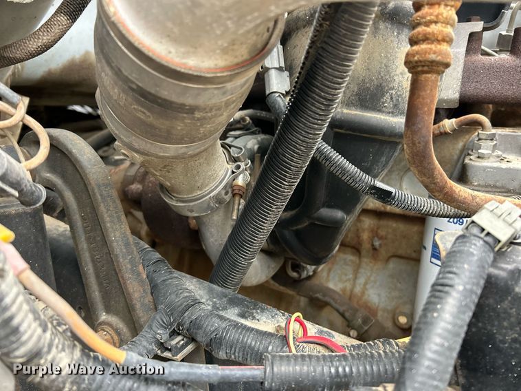 image for item EK2633 1992 Ford F700 fuel truck