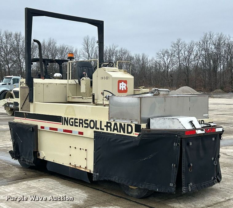 image for item EK2635 Ingersoll Rand PT120R pneumatic roller