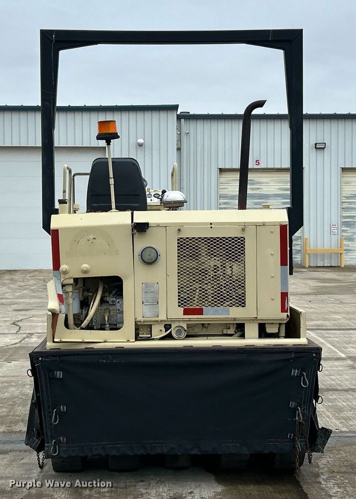 image for item EK2635 Ingersoll Rand PT120R pneumatic roller