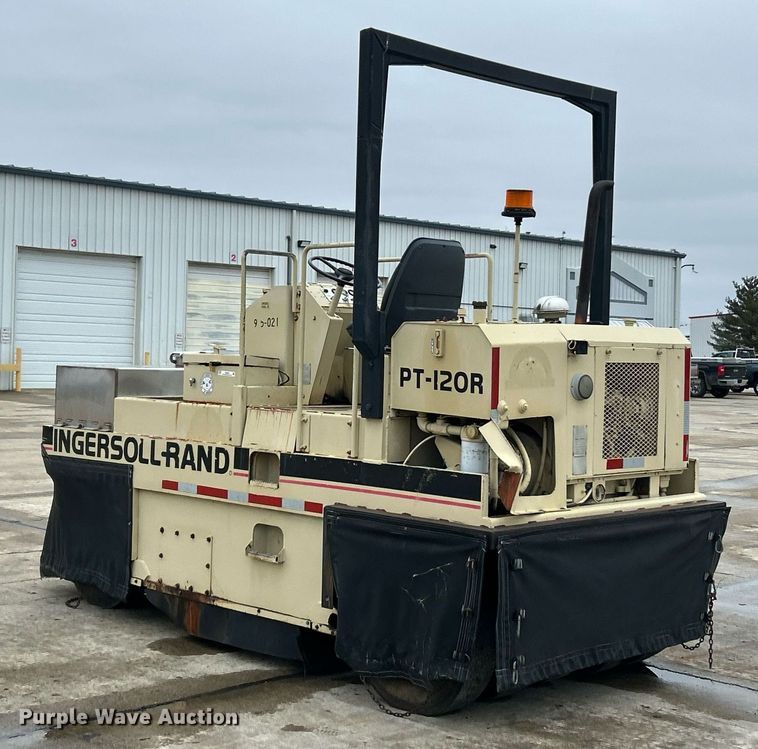 image for item EK2635 Ingersoll Rand PT120R pneumatic roller