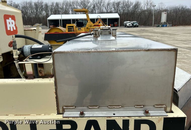 image for item EK2635 Ingersoll Rand PT120R pneumatic roller