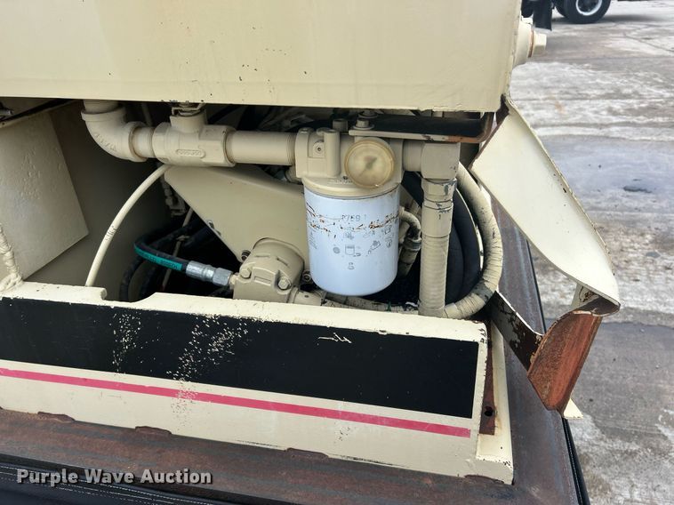 image for item EK2635 Ingersoll Rand PT120R pneumatic roller