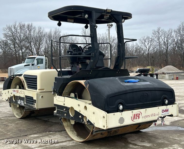 image for item EK2636 2007 Ingersoll Rand DD118HF double drum vibratory roller