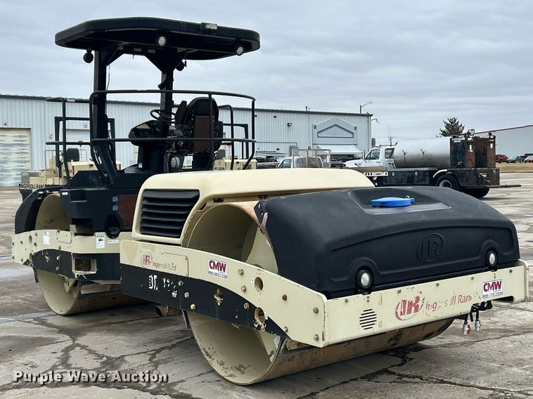 image for item EK2636 2007 Ingersoll Rand DD118HF double drum vibratory roller