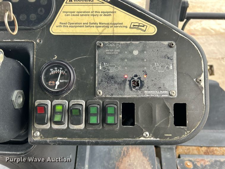 image for item EK2636 2007 Ingersoll Rand DD118HF double drum vibratory roller