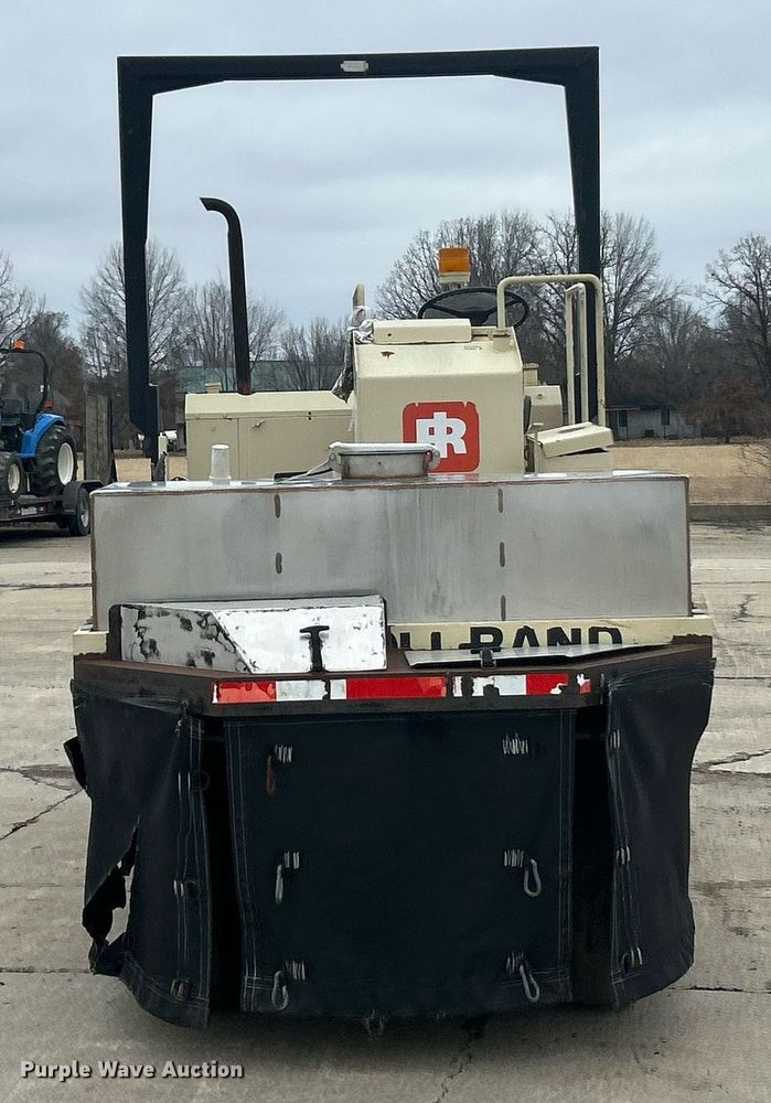 image for item EK2638 Ingersoll Rand PT120R pneumatic roller