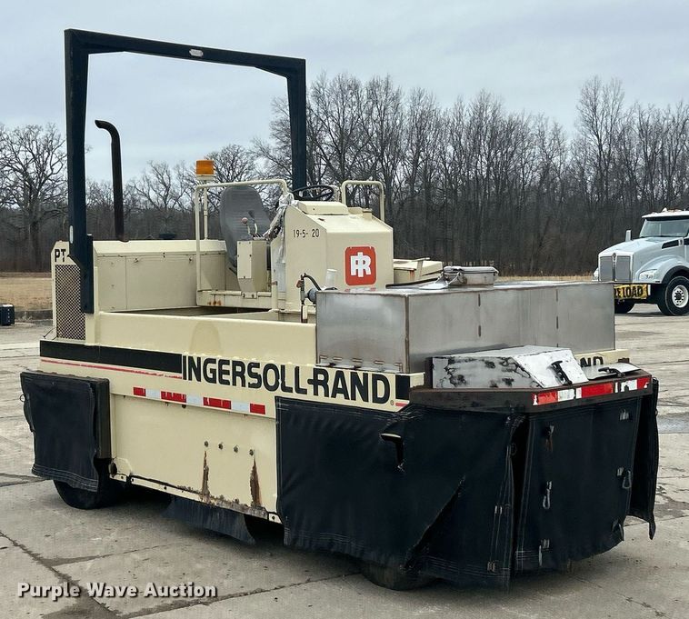 image for item EK2638 Ingersoll Rand PT120R pneumatic roller