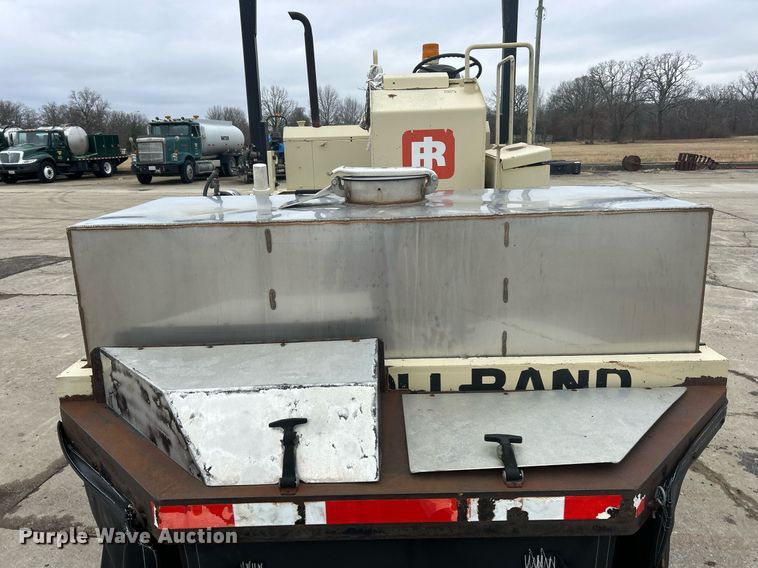 image for item EK2638 Ingersoll Rand PT120R pneumatic roller