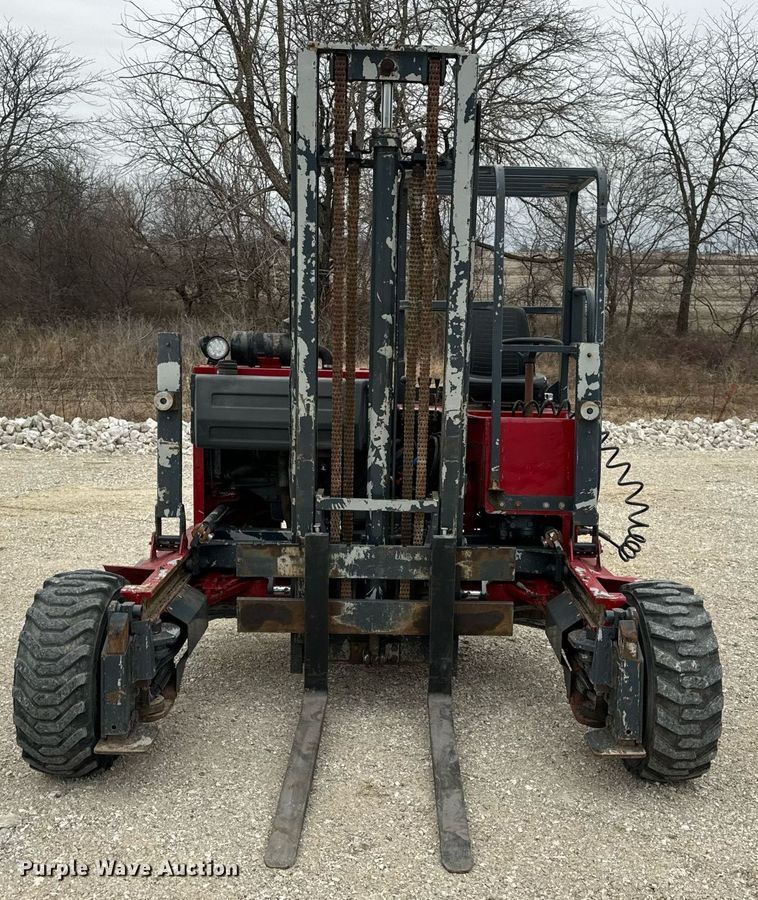 image for item EN5107 2004 Moffett M5500 W 4W forklift