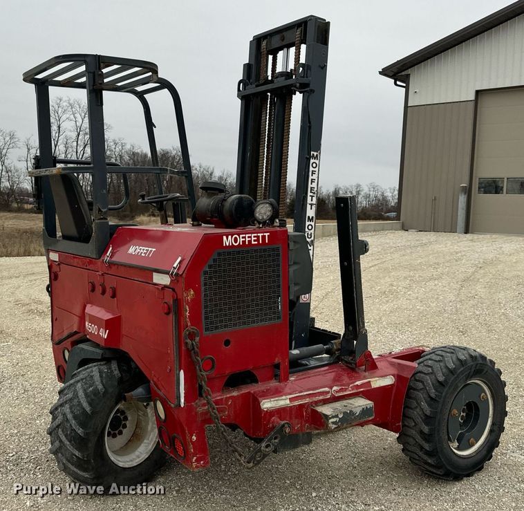 image for item EN5107 2004 Moffett M5500 W 4W forklift