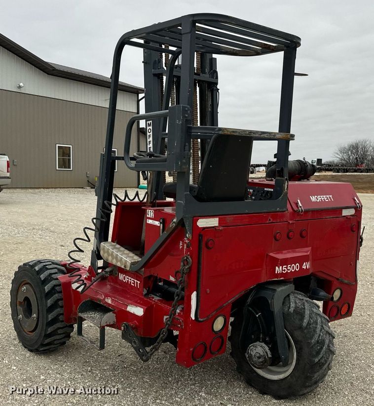 image for item EN5107 2004 Moffett M5500 W 4W forklift