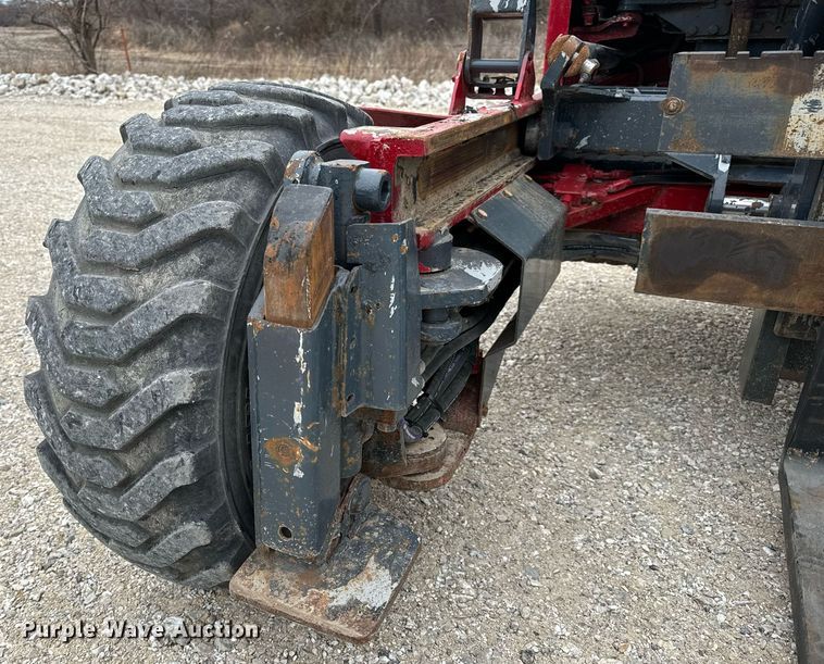 image for item EN5107 2004 Moffett M5500 W 4W forklift